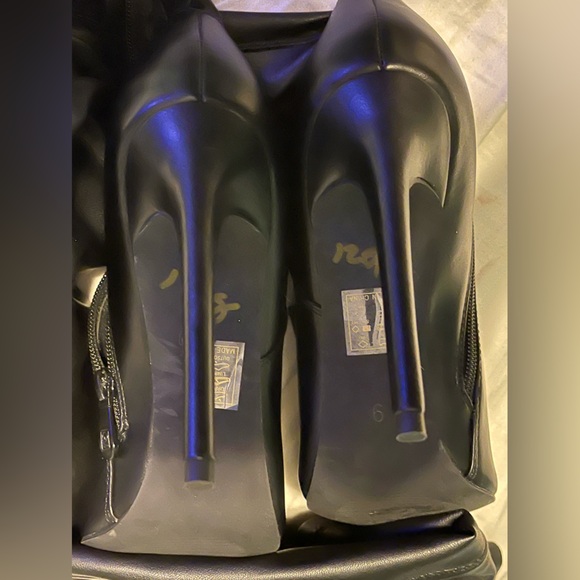 Azalea Wang Black Thigh High Boots. Size 9 - Picture 8 of 8